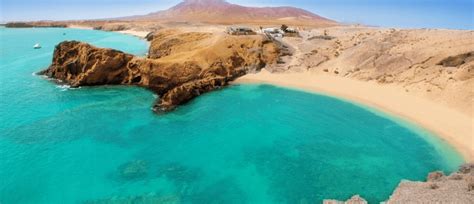 Lanzarote: O destino ideal para os amantes de praia e aventura